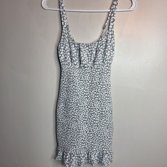 Abercrombie & Fitch Dresses & Skirts - Abercrombie & Fitch Smocked Mini Dress Ruffle Green White XSP